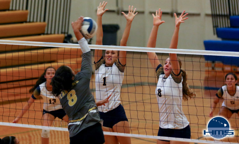 Girls Varsity D1 Volleyball: Punahou def. Sacred Hearts 25-18, 25-12.
