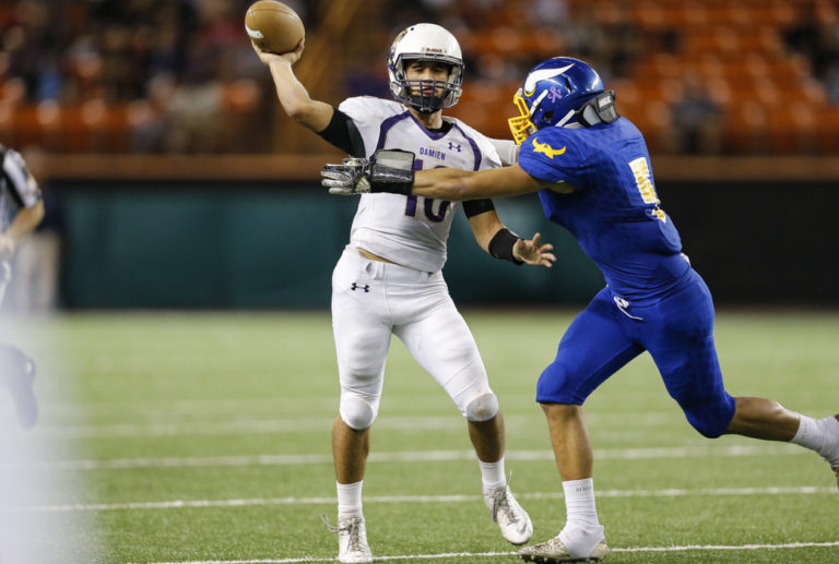 Hilo def. Damien 35-19 in D1 State Football Championship Game
